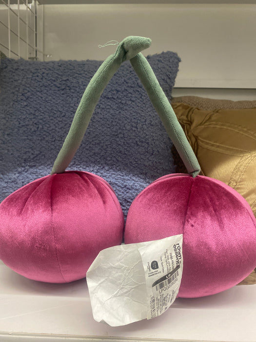 Room essential toss pillow