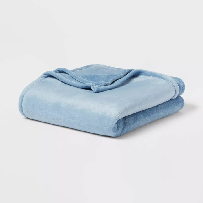 Twin/Twin XL Solid Plush Bed Blanket Light Blue - Room Essentials