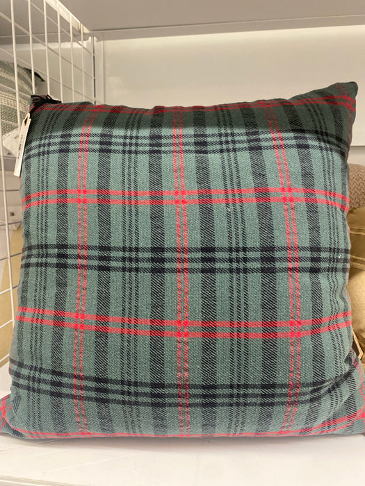 Hearth and hand decorative pillow