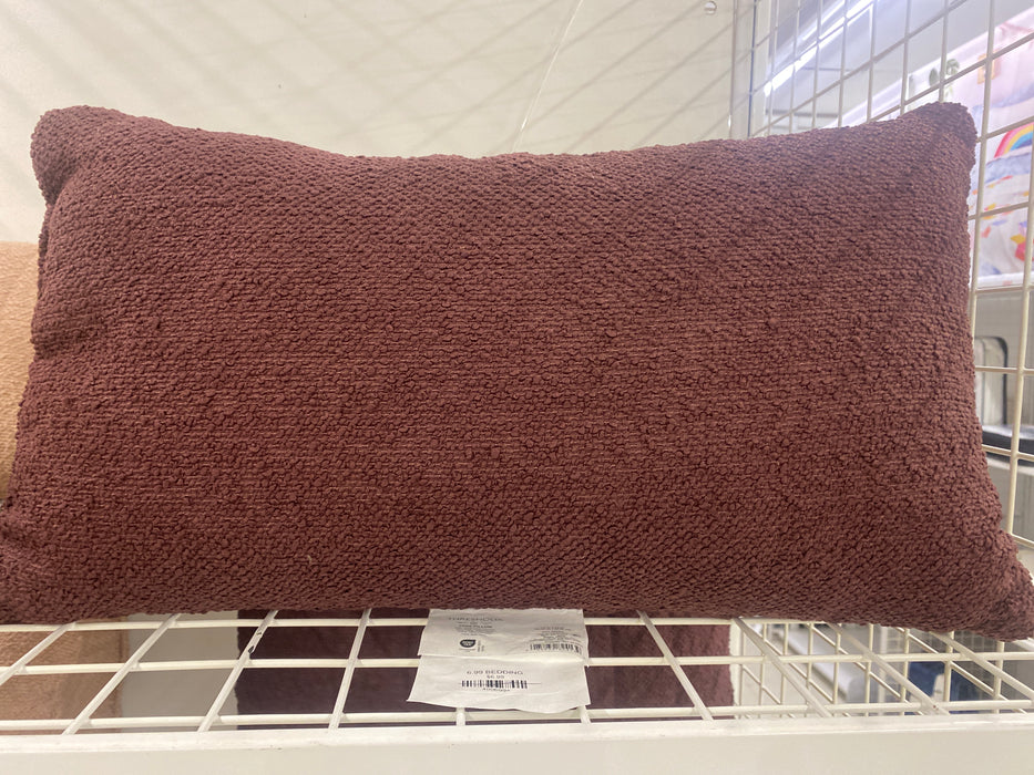 THRESHOLD™ TOSS PILLOW Fiber: Shell:100% Polyester Outer Filling: 100% Polyester Inner Lining: 100% Olefin Filling: 100% Polyester 4E