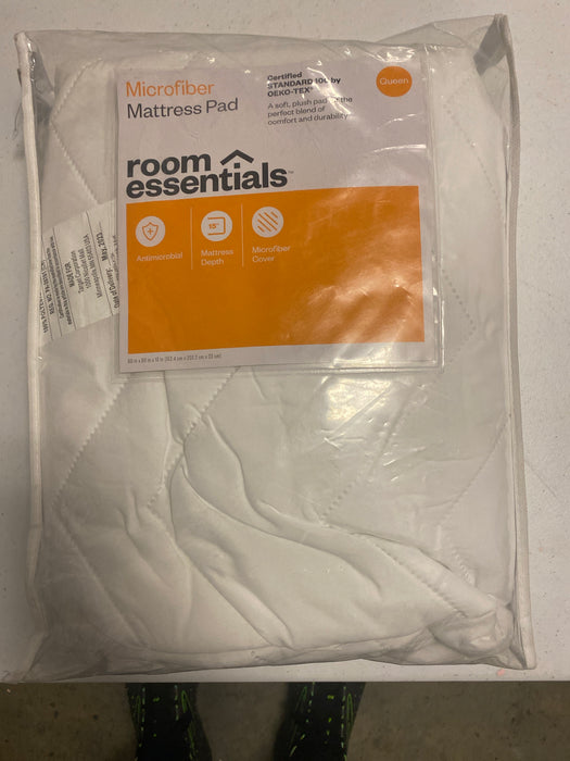 Room Essentials -Microfiber mattress pad