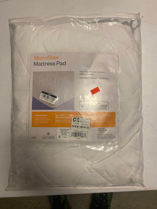 Room Essentials -Microfiber mattress pad