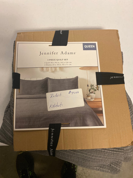 Jennifer Adams 3 piece quilt set Queen