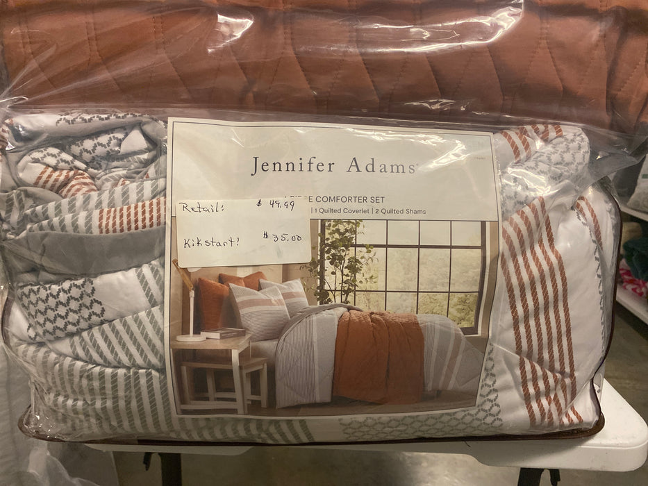 Jennifer Adams comforter set